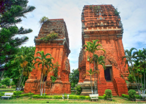 Cổ kính tháp Đôi Quy Nhơn Cổ kính tháp Đôi Quy Nhơn