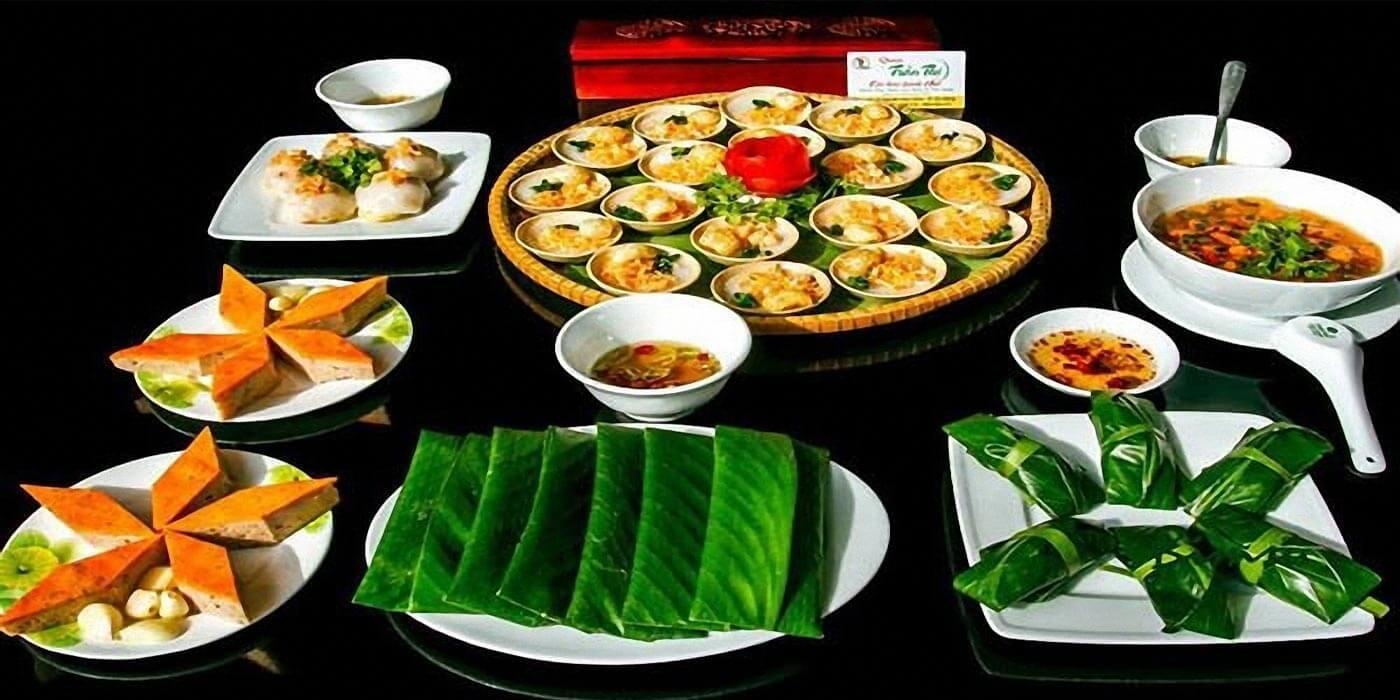 Ẩm thực Huế - Từ chốn hoàng cung đến đời sống thường ngày Ẩm thực Huế - Từ chốn hoàng cung đến đời sống thường ngày