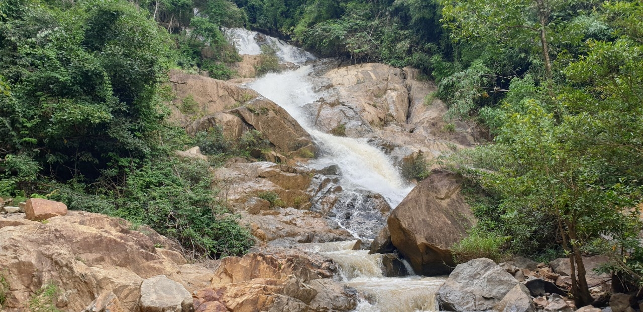 Ngỡ ngàng thác Đăk Sing (Kon Tum) Ngỡ ngàng thác Đăk Sing (Kon Tum)