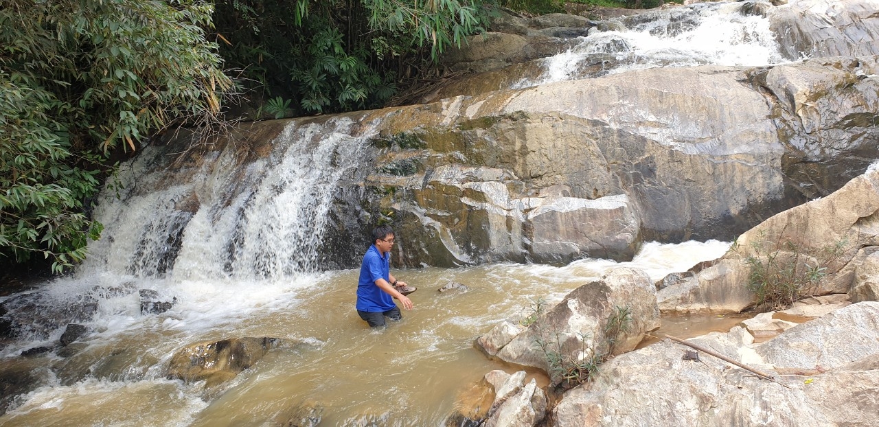 Ngỡ ngàng thác Đăk Sing (Kon Tum) Ngỡ ngàng thác Đăk Sing (Kon Tum)