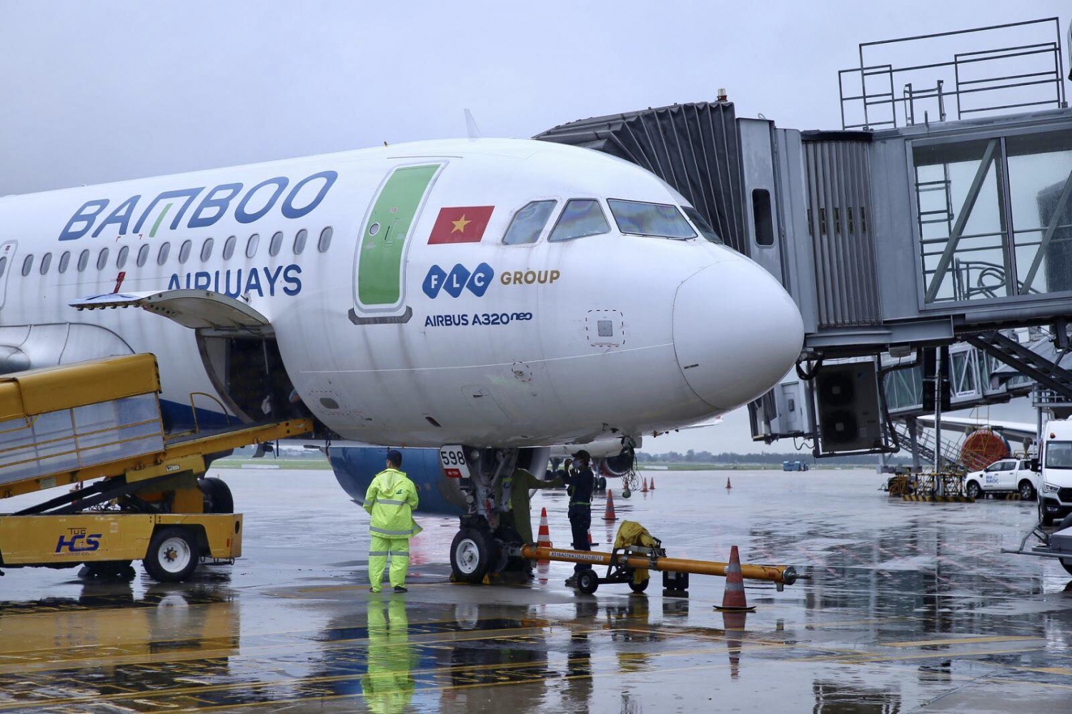 Bamboo Airways bay chuyên cơ khứ hồi đưa y bác sĩ chi viện miền Nam chống dịch Bamboo Airways bay chuyên cơ khứ hồi đưa y bác sĩ chi viện miền Nam chống dịch