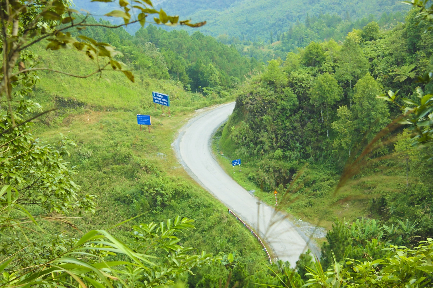 Quản bạ núi và mây