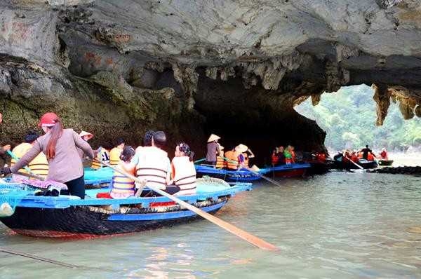Tiềm năng du lịch từ các hồ, áng trên Vịnh Hạ Long