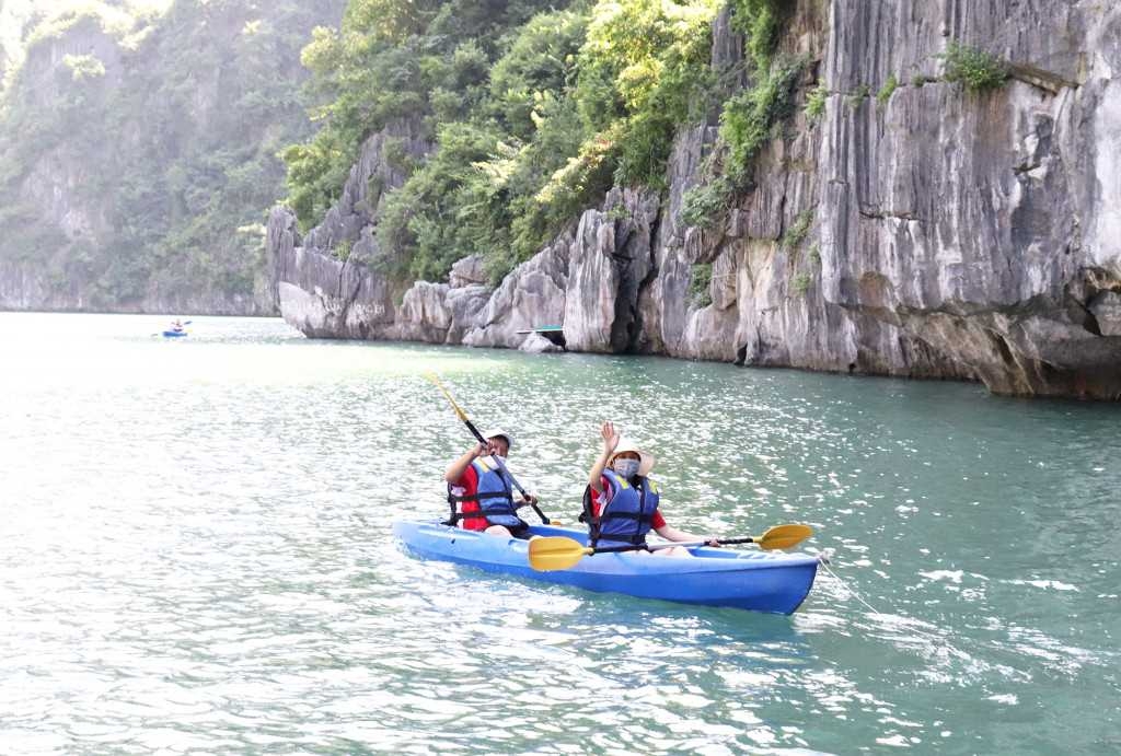 Du lịch Quảng Ninh - Hải Phòng: Hứa hẹn nhiều sản phẩm hấp dẫn Du lịch Quảng Ninh - Hải Phòng: Hứa hẹn nhiều sản phẩm hấp dẫn