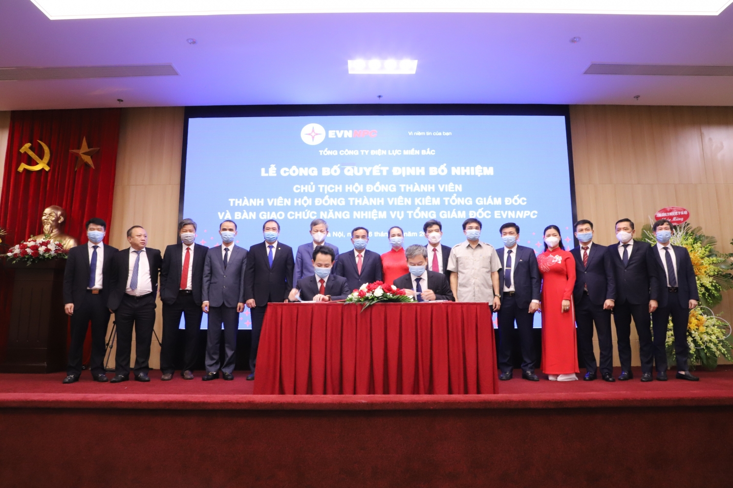EVNNPC công bố Quyết định Chủ tịch HĐTV và Thành viên HĐTV kiêm Tổng Giám đốc