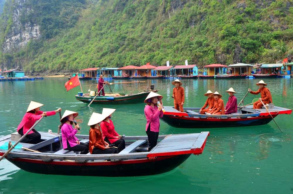 Trải nghiệm vẻ đẹp Vịnh Hạ Long như thế nào?