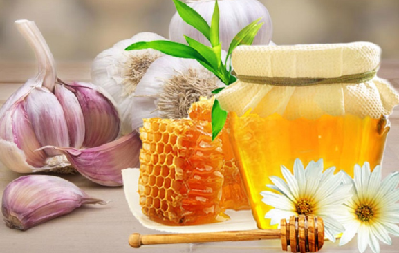 Cách làm tỏi ngâm mật ong và những lợi ích sức khỏe tuyệt vời