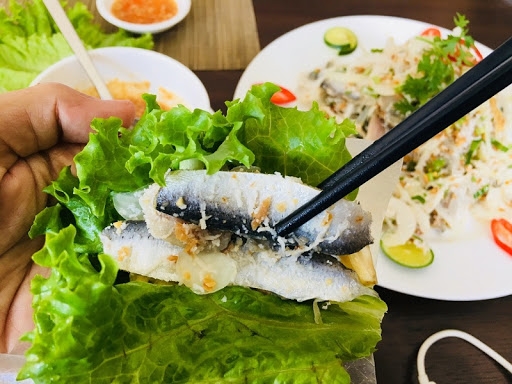 Gỏi cá trích - định vị ẩm thực Phú Quốc