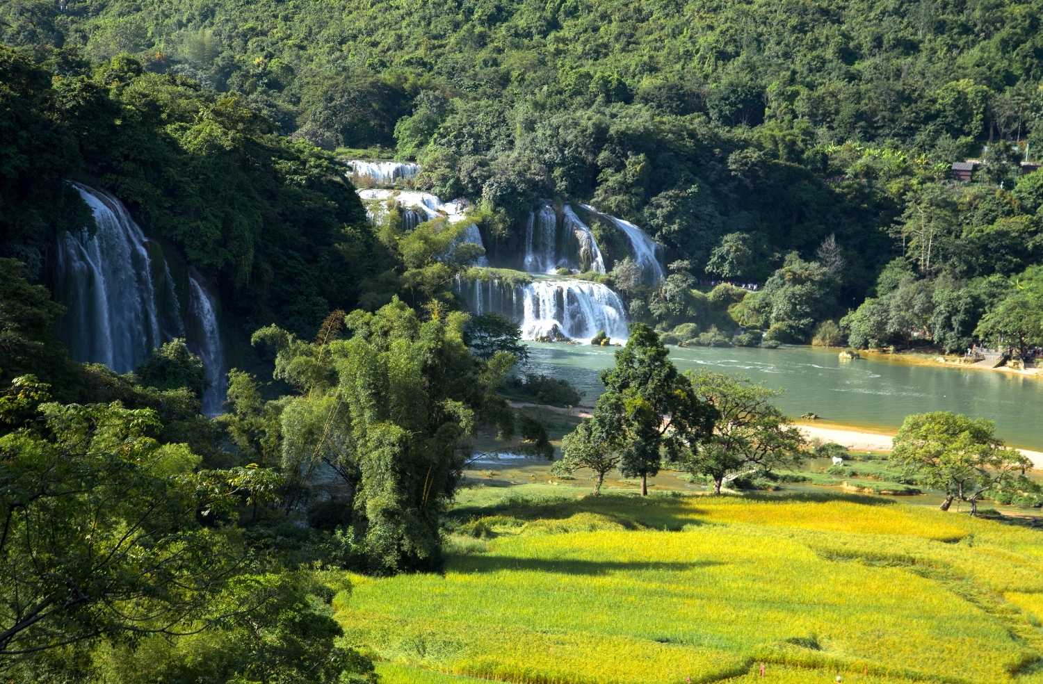 Quây Sơn - Dòng sông tươi đẹp vùng biên viễn Quây Sơn - Dòng sông tươi đẹp vùng biên viễn