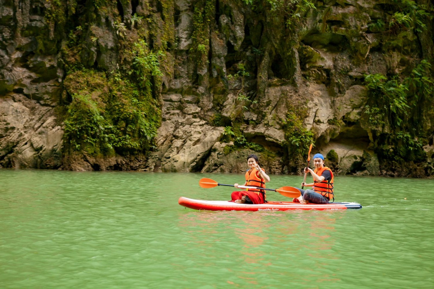 Chèo sup trên sông Nho Quế Chèo sup trên sông Nho Quế