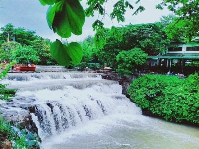 Mùa thác nước đẹp ở Đá Hàn