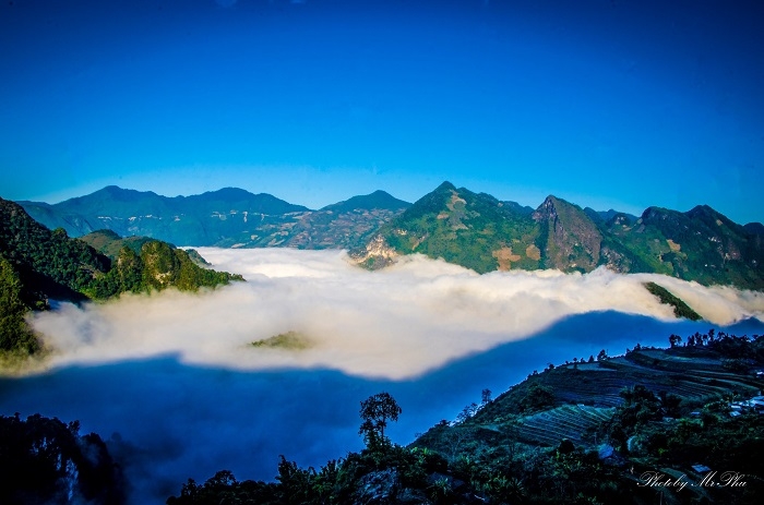 Lên Điện Biên ngắm biển mây trắng bồng bềnh giữa đất trời Lên Điện Biên ngắm biển mây trắng bồng bềnh giữa đất trời