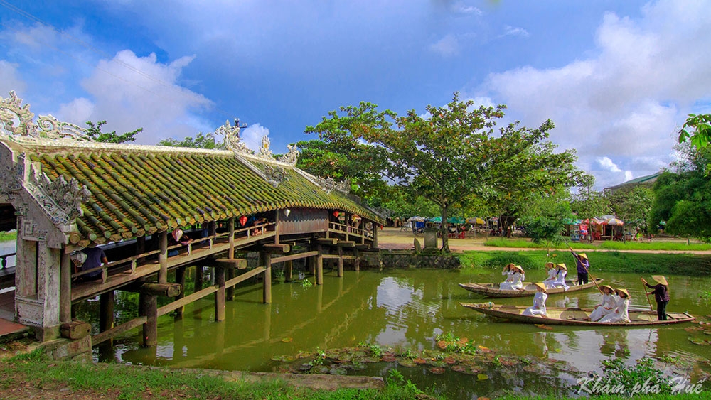 Cầu ngói Thanh Toàn