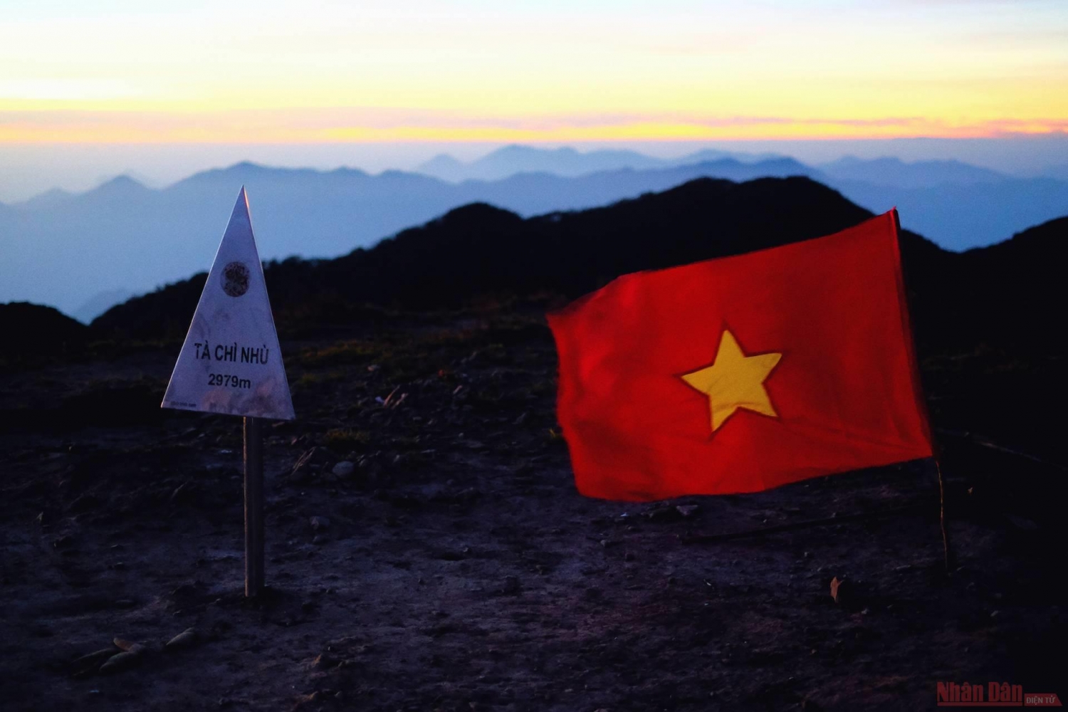 Tà Chì Nhù, cung đường chinh phục nóc nhà Yên Bái