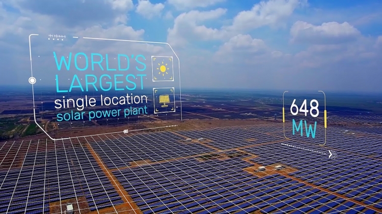 Total mua 20% cổ phần của Adani Green Energy