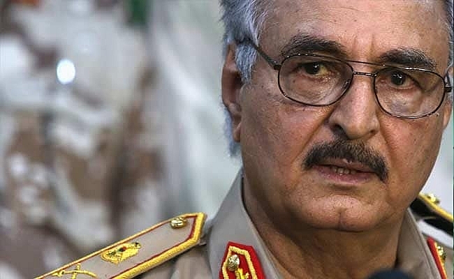 Thống chế Khalifa Haftar bị cáo buộc bán dầu của Libya thông qua các công ty bất hợp pháp Thống chế Khalifa Haftar bị cáo buộc bán dầu của Libya thông qua các công ty bất hợp pháp