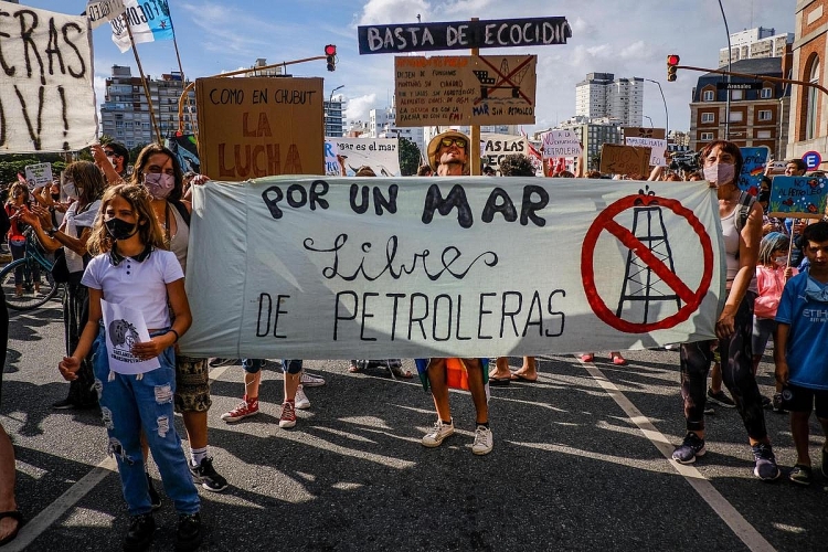 Argentina đình chỉ thăm dò dầu khí trên biển Argentina đình chỉ thăm dò dầu khí trên biển
