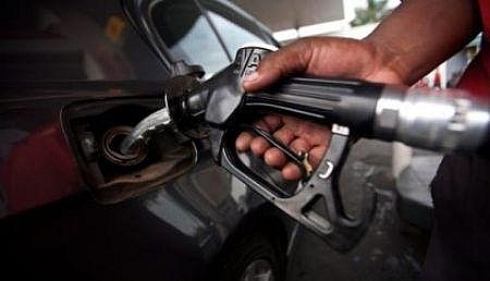 Uganda ngừng trợ cấp giá xăng dầu