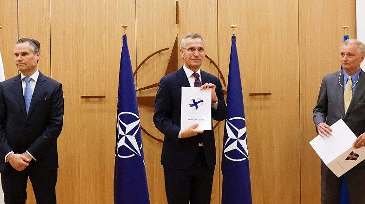 Phần Lan và Thụy Điển gia nhập NATO: Được và mất?