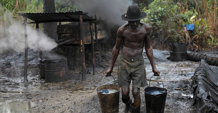 Nigeria thu giữ 6 triệu lít dầu bị đánh cắp Nigeria thu giữ 6 triệu lít dầu bị đánh cắp