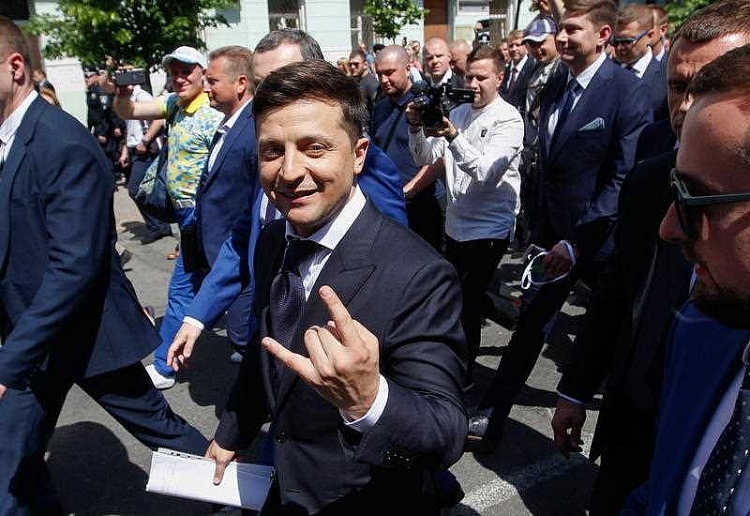 Ukraine thông qua luật chống tài phiệt