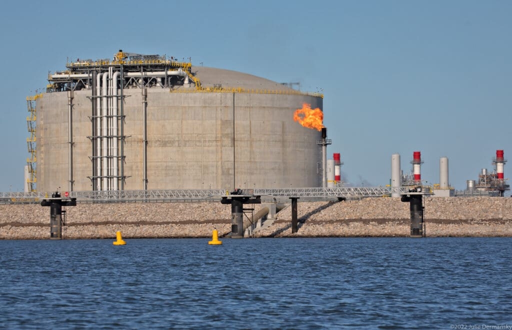 [Phóng sự] Hậu quả từ việc Mỹ khai thác quá mức LNG để lấp chỗ trống của Nga