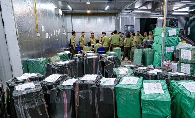 Khi “cửa khẩu nằm ở nhà mỗi người dân” Khi “cửa khẩu nằm ở nhà mỗi người dân”