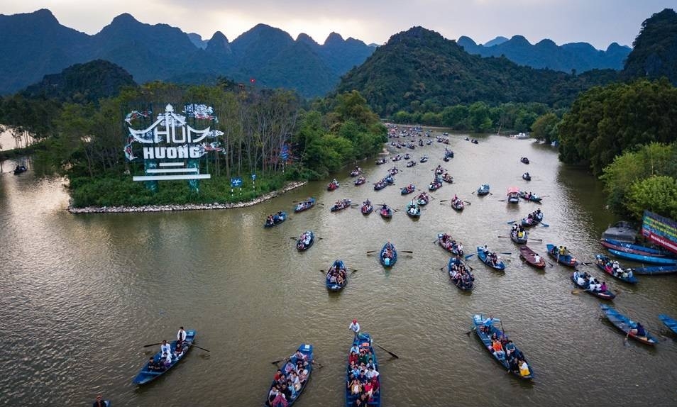Khuyến cáo du khách chưa tiêm đủ liều vắc xin Covid-19 không đi chùa Hương