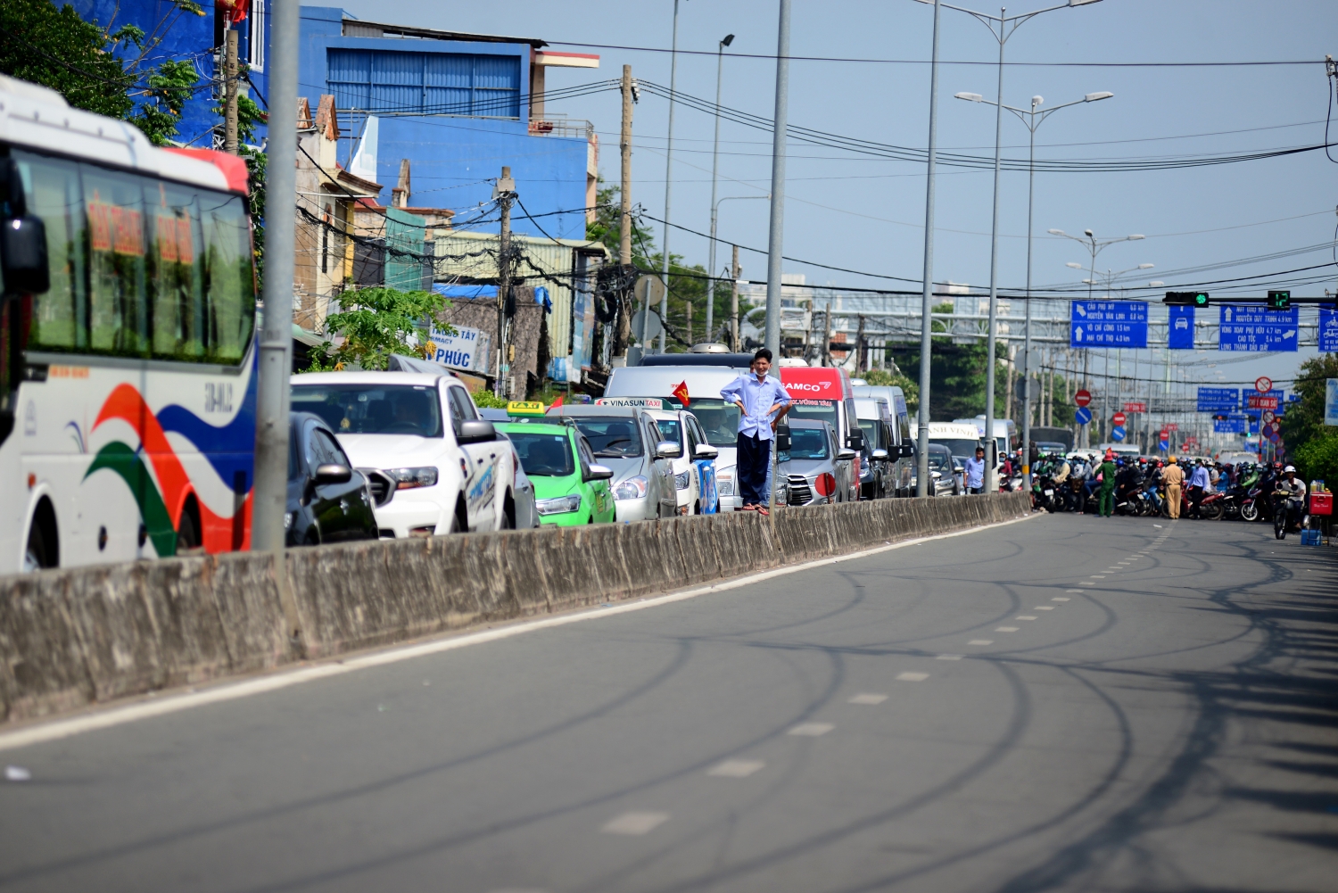 Triển khai 8 nhóm giải pháp giảm tai nạn, chống ùn tắc giao thông