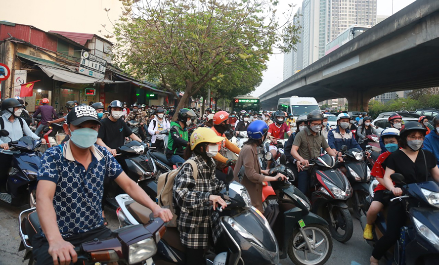 Hạn chế phương tiện cá nhân: Cần bước đi có tính đột phá