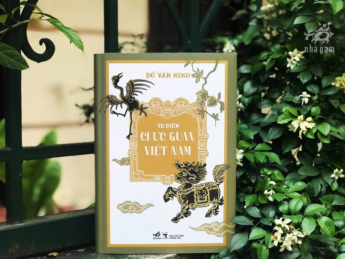 Công trình nghiên cứu đặc biệt về các chức quan trong lịch sử Việt Nam cong trinh nghien cuu dac biet ve cac chuc quan trong lich su viet nam