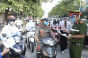 Hà Nội: Kiểm soát chặt người đi làm, xử lý nghiêm các đơn vị vi phạm