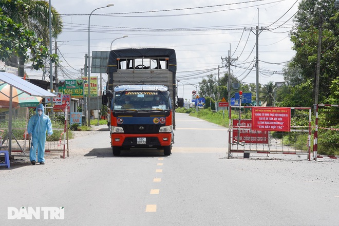TPHCM chưa thể bình thường mới trong tháng 11 - 4