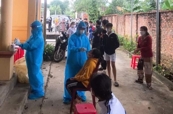 Ca nhiễm Covid-19 gia tăng, Nghệ An dừng hoạt động các dịch vụ nguy cơ cao