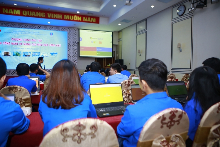 doan thanh nien ptsc to chuc khoa dao tao chuyen de ung dung cong nghe nang cao hieu qua cong viec
