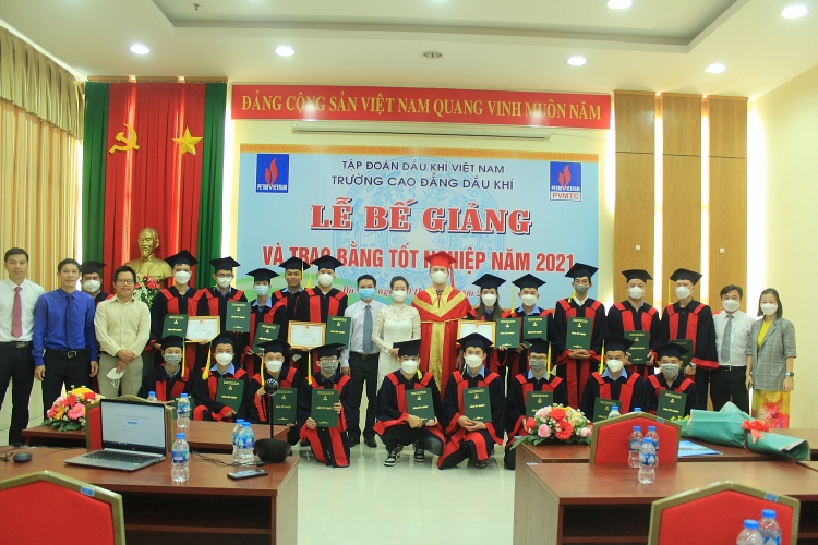 PVMTC tổ chức trao bằng tốt nghiệp cho HSSV hệ Cao đẳng khóa 2018-2021