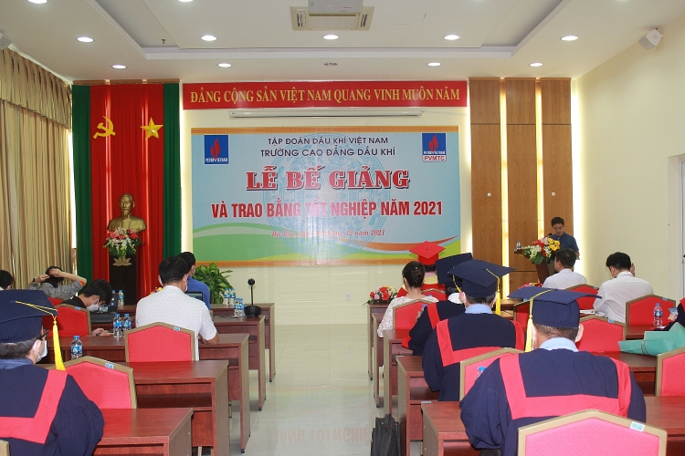 PVMTC tổ chức trao bằng tốt nghiệp cho HSSV hệ Cao đẳng khóa 2018-2021