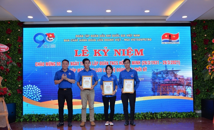Tuổi trẻ Vietsovpetro nỗ lực tiếp bước truyền thống Những người đi tìm lửa