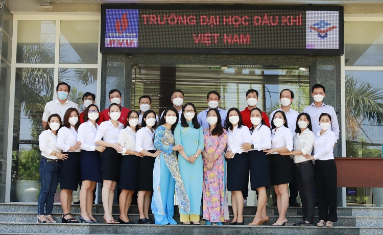 Công đoàn PVU tổ chức ngày Quốc tế Phụ nữ 8/3