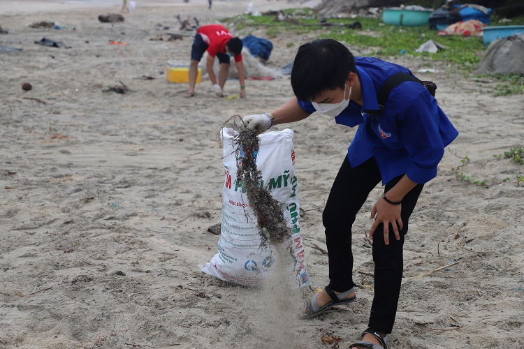 Đoàn viên thanh niên Cụm phối hợp hoạt động Bà Rịa - Vũng Tàu ra quân Ngày đoàn viên
