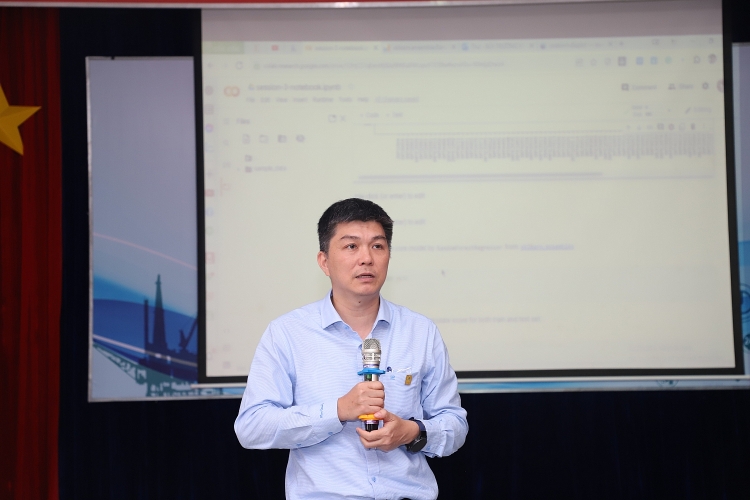 PVU tổ chức Nói chuyện chuyên đề “Phân tích dữ liệu trong Công nghiệp Dầu khí”