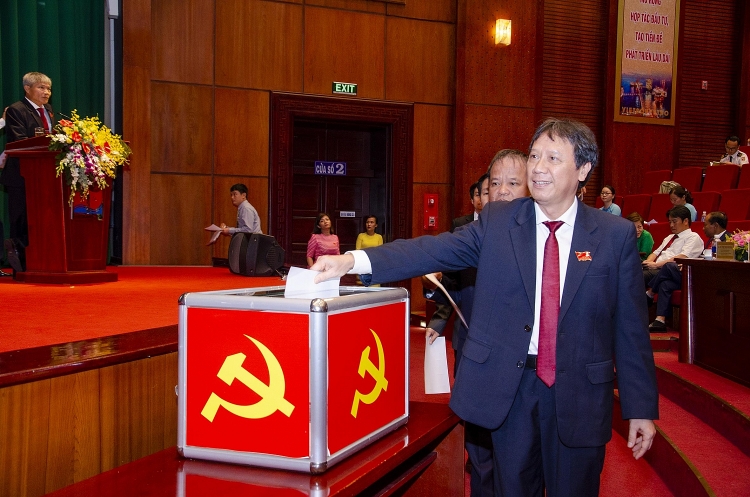 day manh tim kiem tham do va mo rong vung hoat dong su dung toi uu cac nguon luc de phat trien ben vung
