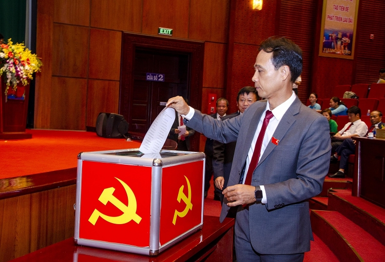 day manh tim kiem tham do va mo rong vung hoat dong su dung toi uu cac nguon luc de phat trien ben vung