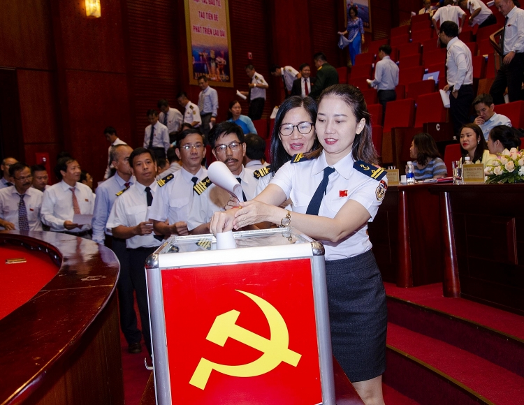 day manh tim kiem tham do va mo rong vung hoat dong su dung toi uu cac nguon luc de phat trien ben vung