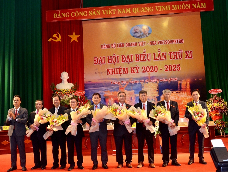 day manh tim kiem tham do va mo rong vung hoat dong su dung toi uu cac nguon luc de phat trien ben vung