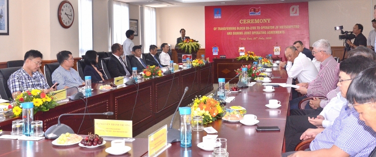 le chuyen giao lo 09 209 cho vietsovpetro dieu hanh va ky ket cac thoa thuan chung giua pvepzarubezhneft vsp