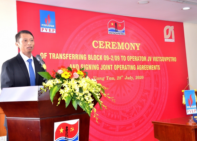 le chuyen giao lo 09 209 cho vietsovpetro dieu hanh va ky ket cac thoa thuan chung giua pvepzarubezhneft vsp