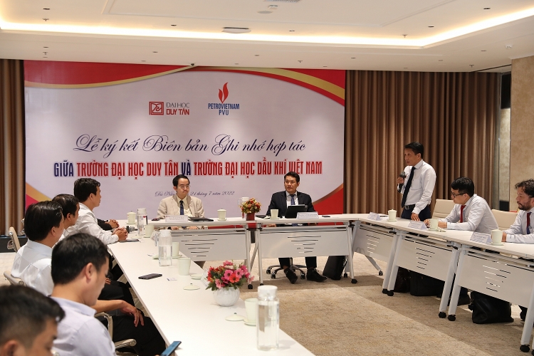 Trường Đại học Dầu khí Việt Nam ký biên bản hợp tác với Trường Đại học Duy Tân