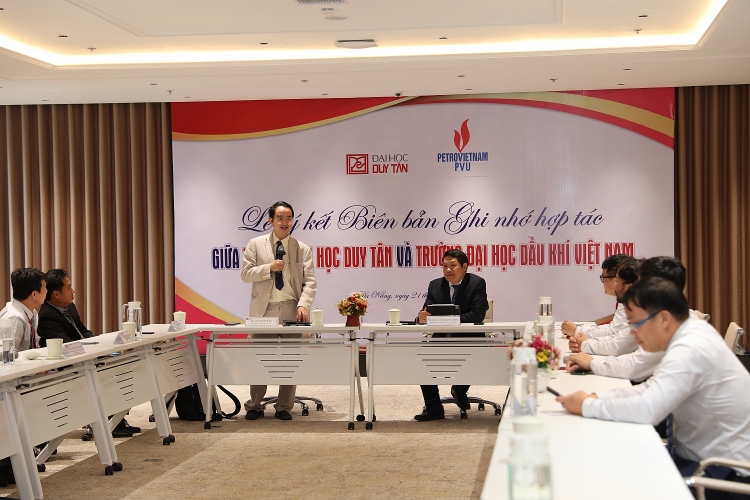 Trường Đại học Dầu khí Việt Nam ký biên bản hợp tác với Trường Đại học Duy Tân