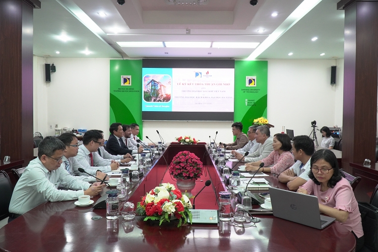 Trường ĐH Dầu khí Việt Nam và Trường ĐH Bách khoa, ĐH Đà Nẵng hợp tác đặc biệt trong lĩnh vực Dầu khí